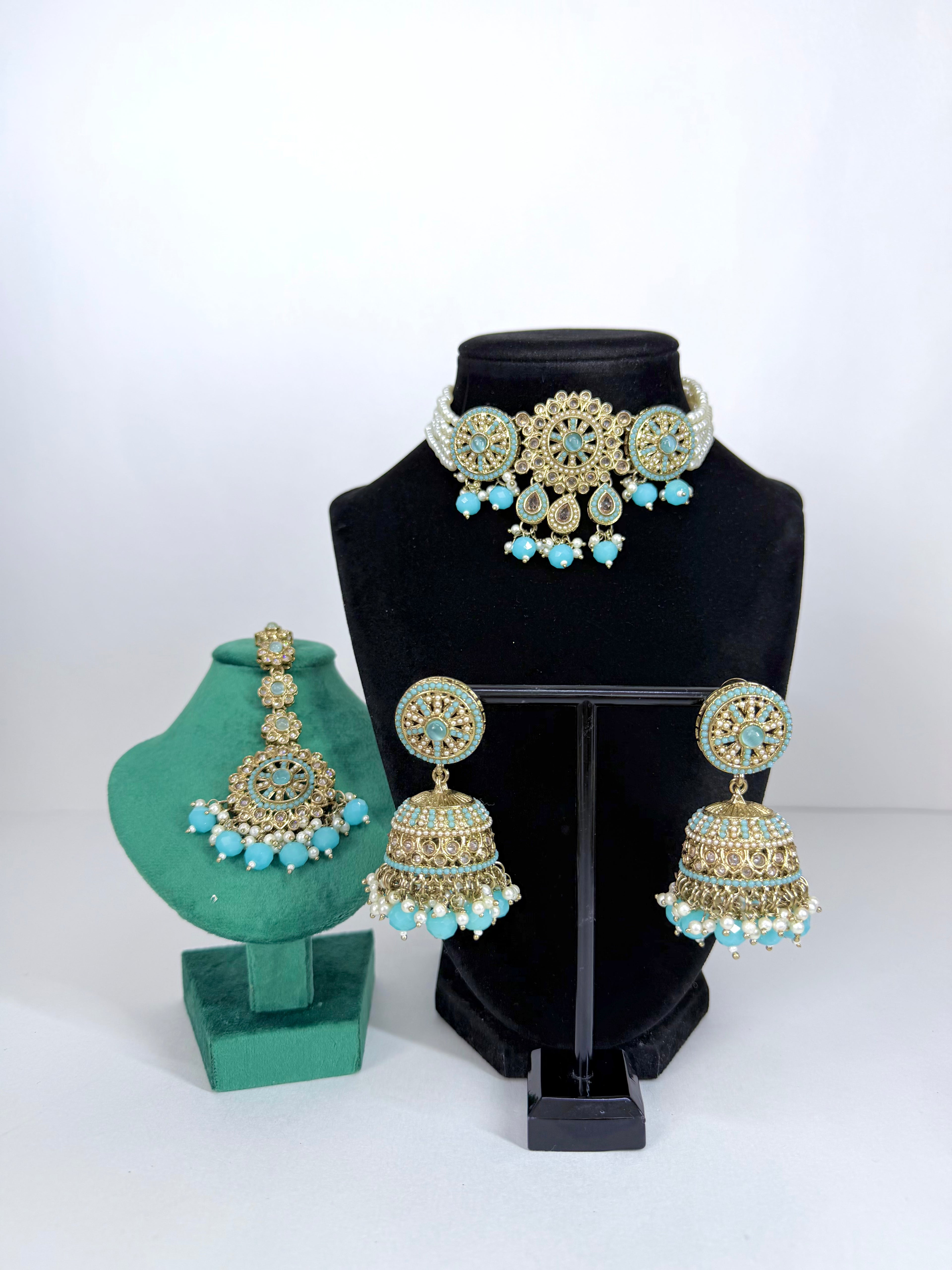 Bollywood Myra Choker Set with Jhumka and Mangtika