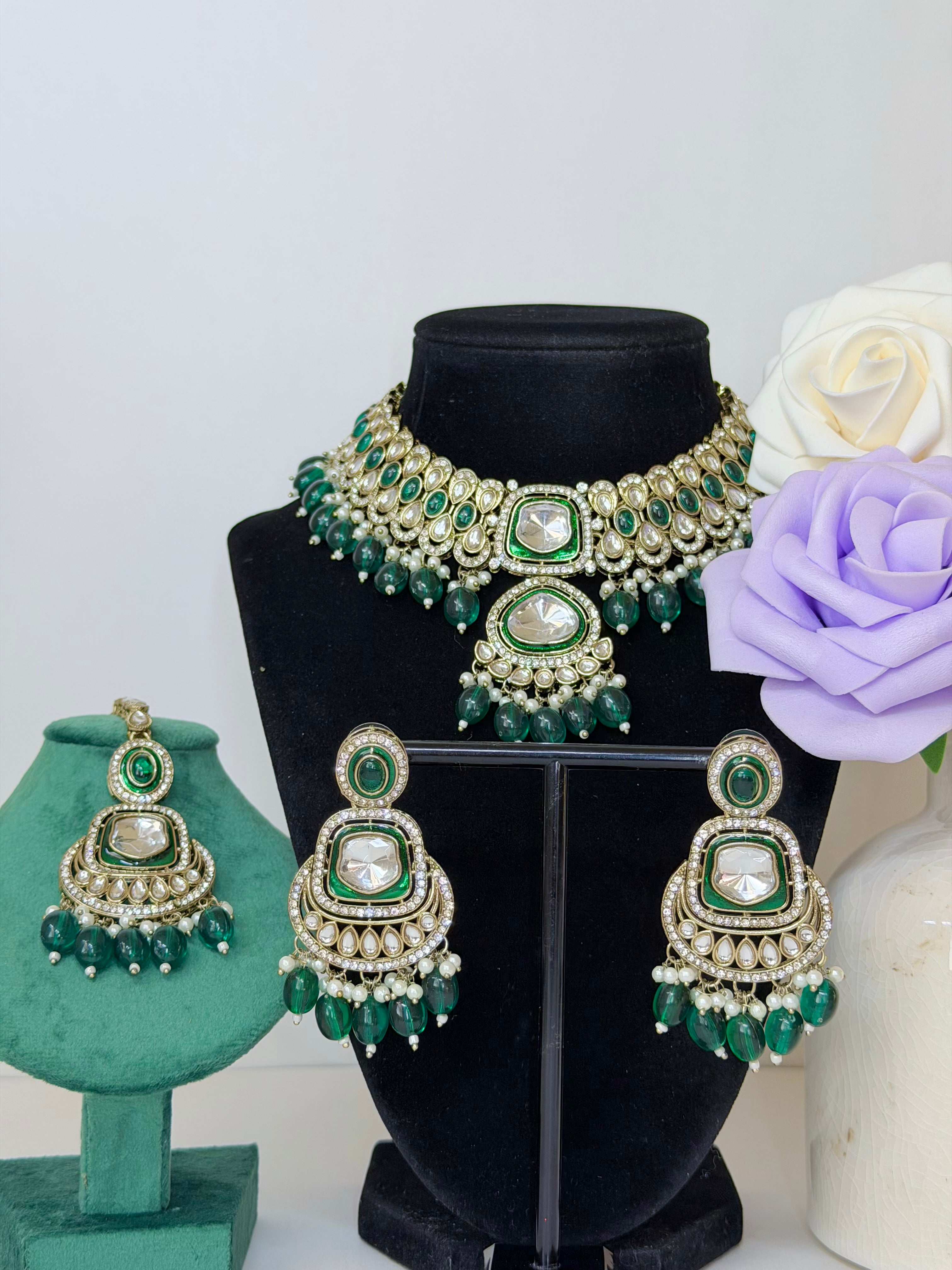 Bollywood Sahiba Kundan Necklace Set with Earrings and Mangtika