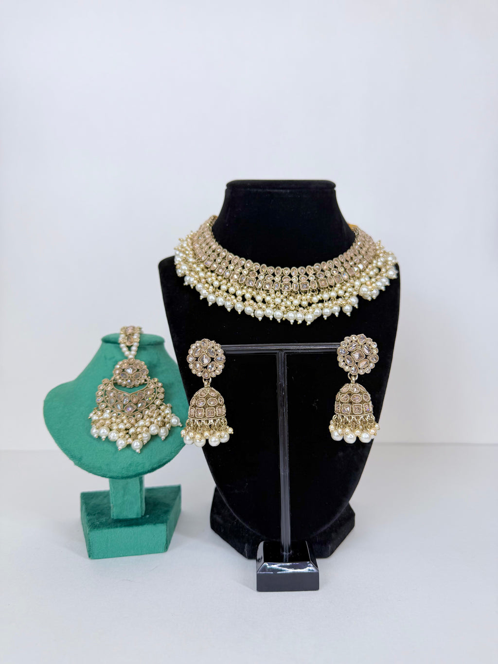 Bollywood Polki Pratha Necklace Set with Jhumka and Mangtika