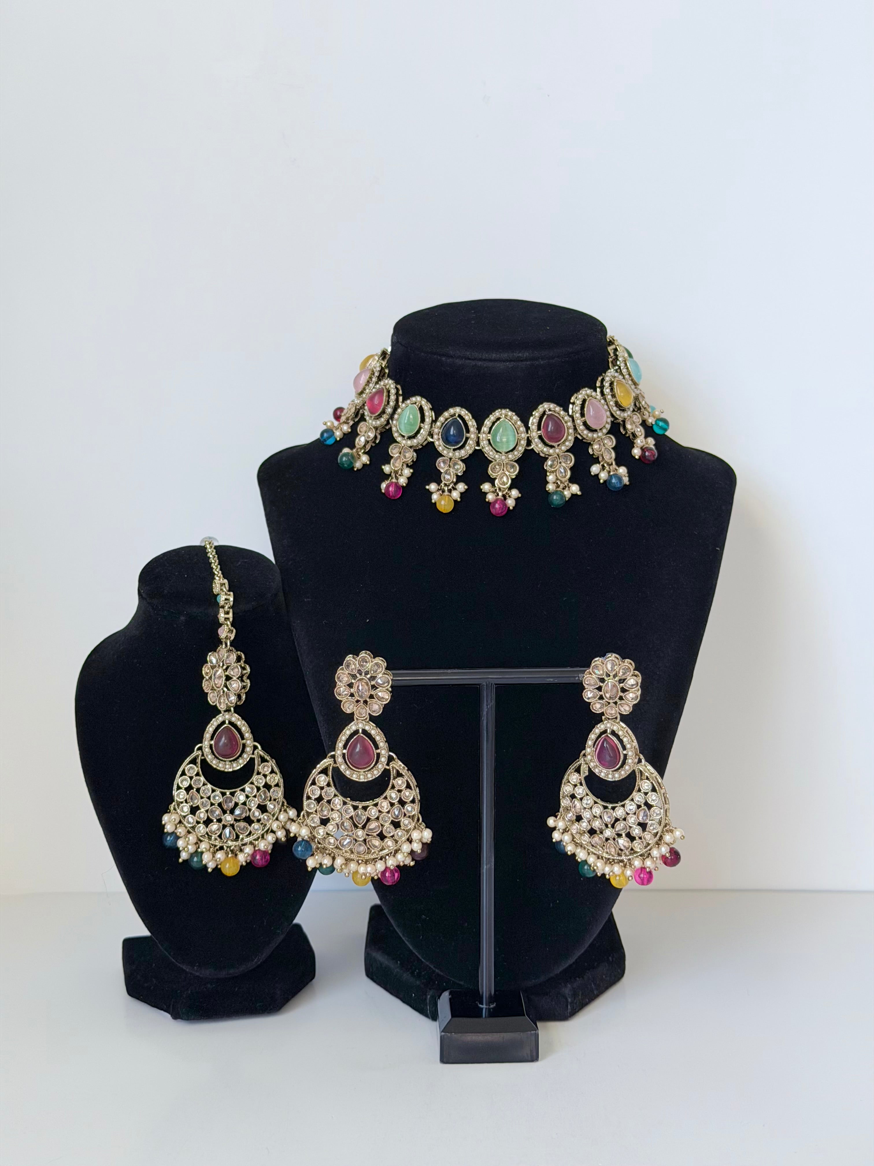 Bollywood Pihu Necklace Set with Earrings and Tikka