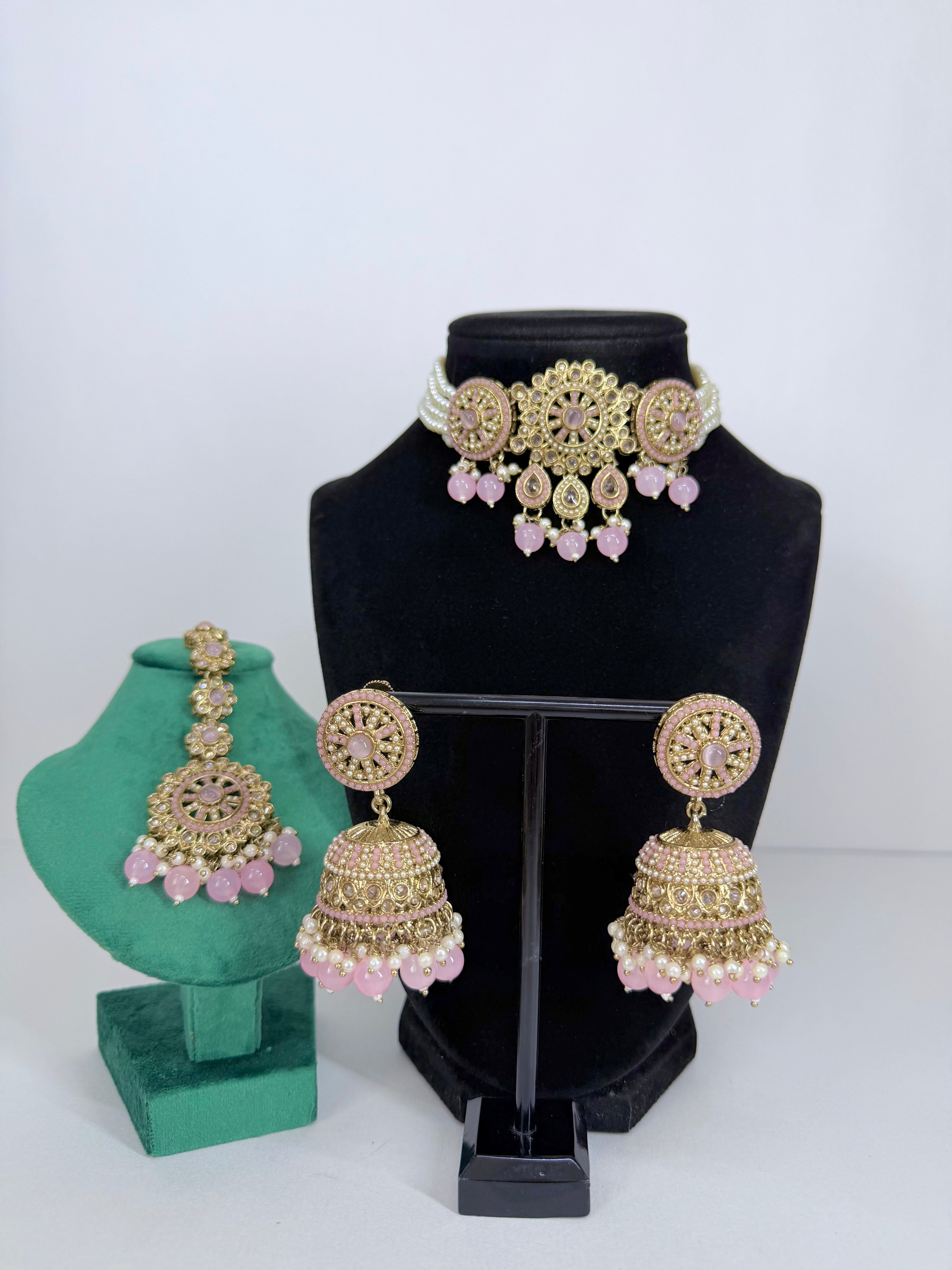 Bollywood Myra Choker Set with Jhumka and Mangtika