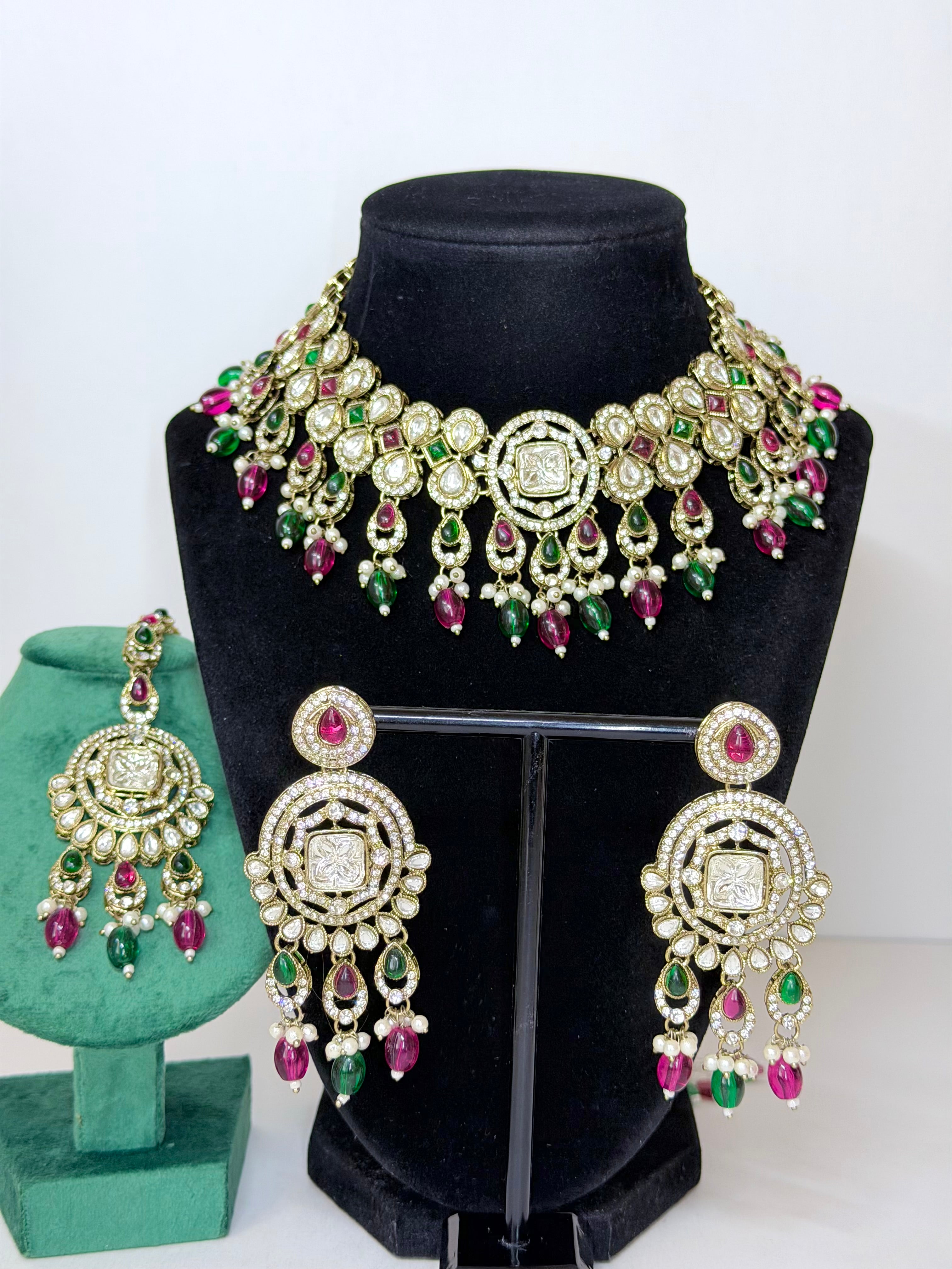 Bollywood Suhani Kundan Necklace Set with Earrings and Mangtika
