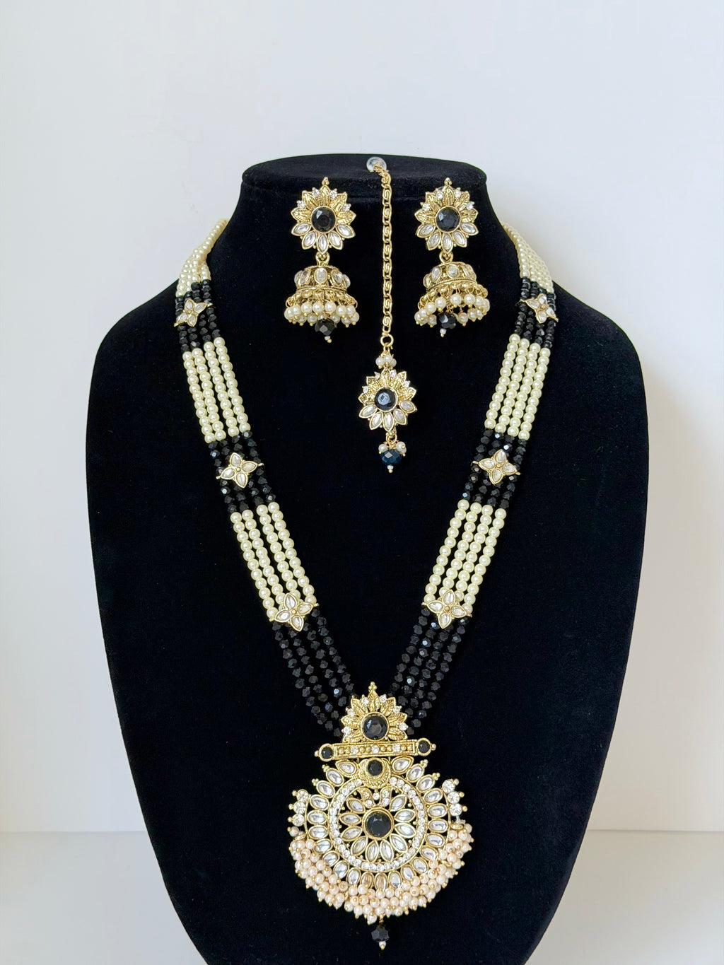 Bollywood Sadia Kundan Mala Set with Jhumka and Mangtika