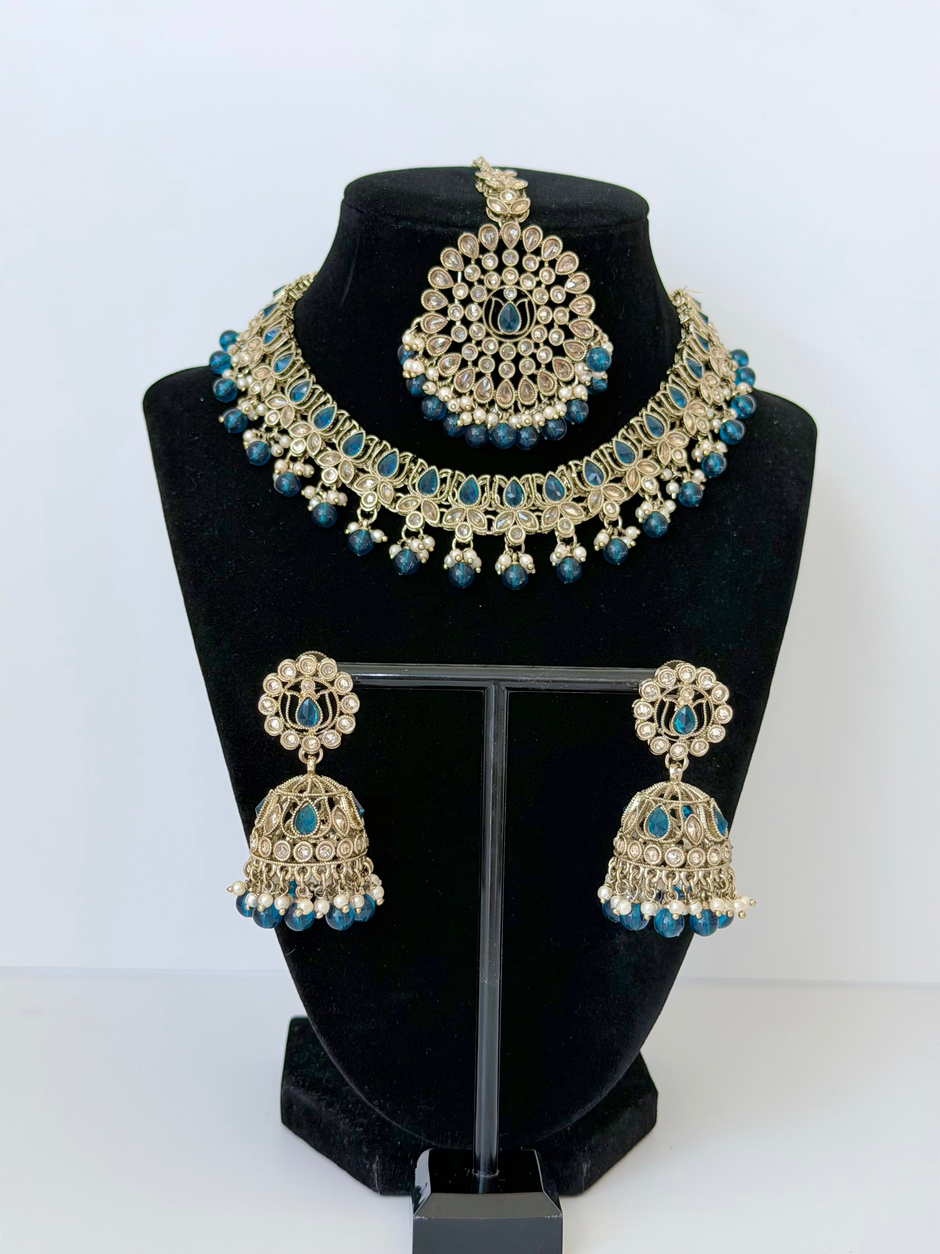 Bollywood Polki Kamal Aura Necklace Set with Jhumka and Mangtika