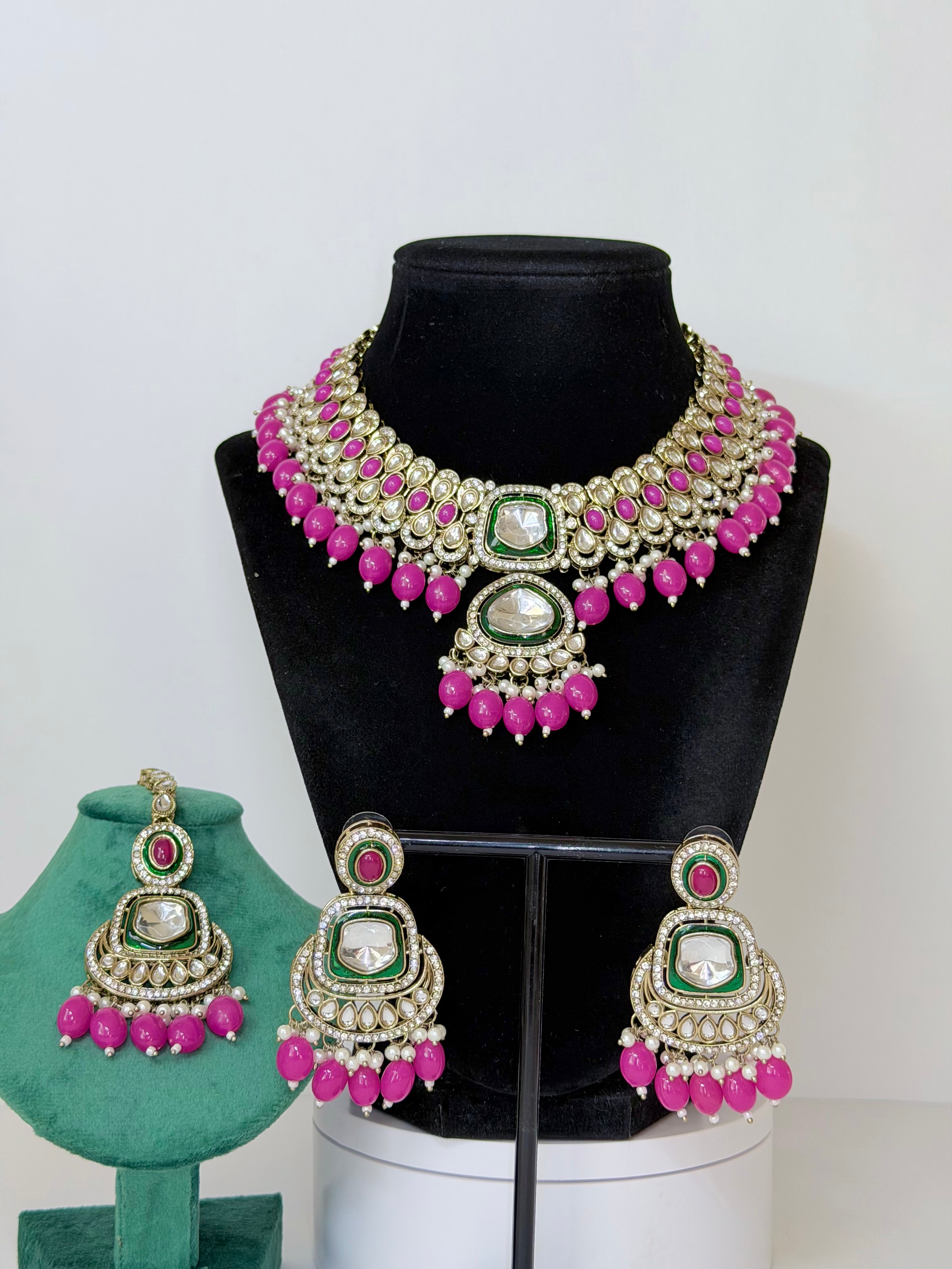 Bollywood Sahiba Kundan Necklace Set with Earrings and Mangtika