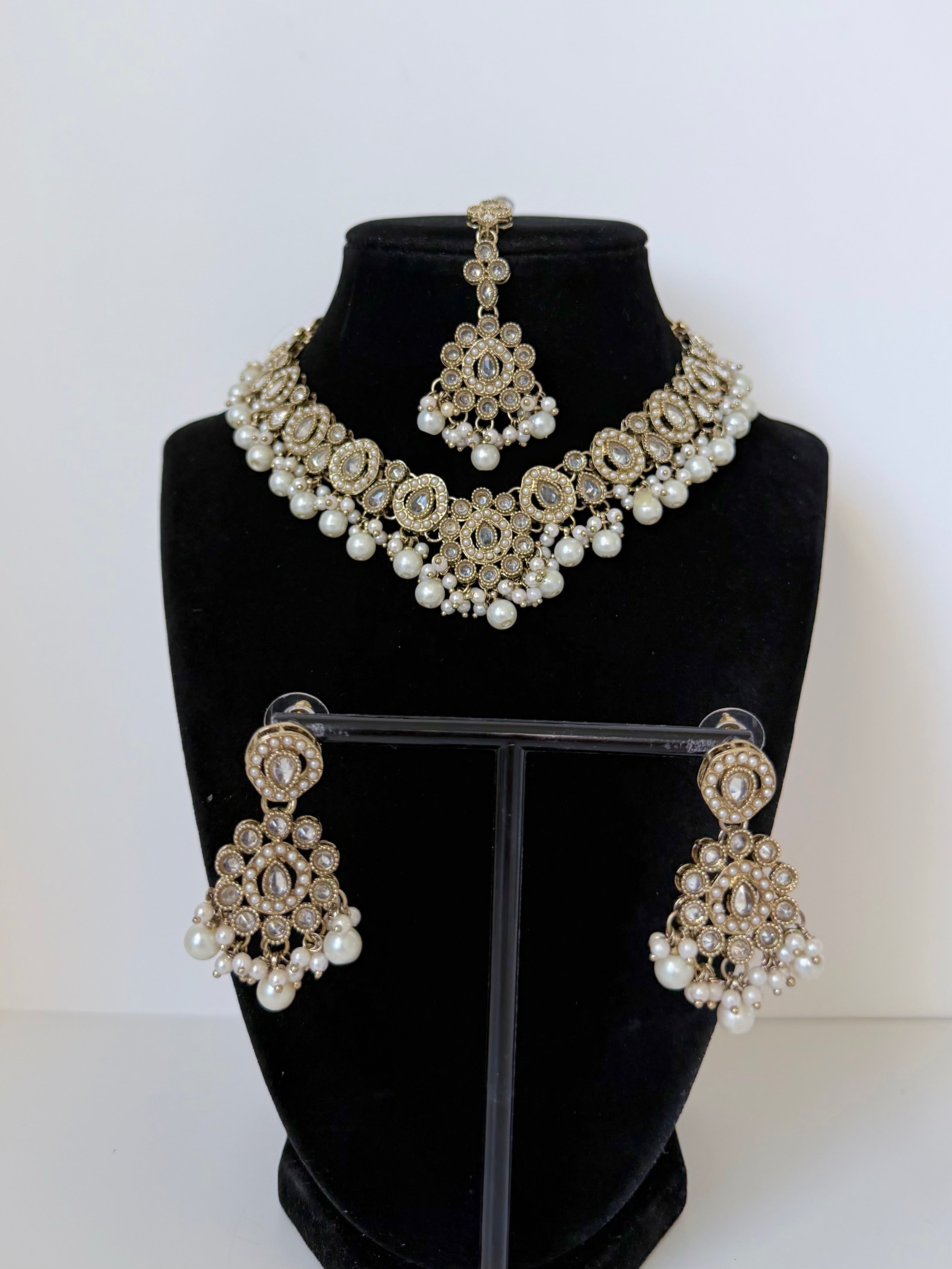 Bollywood Polki Ira Necklace with Earrings and Mangtika