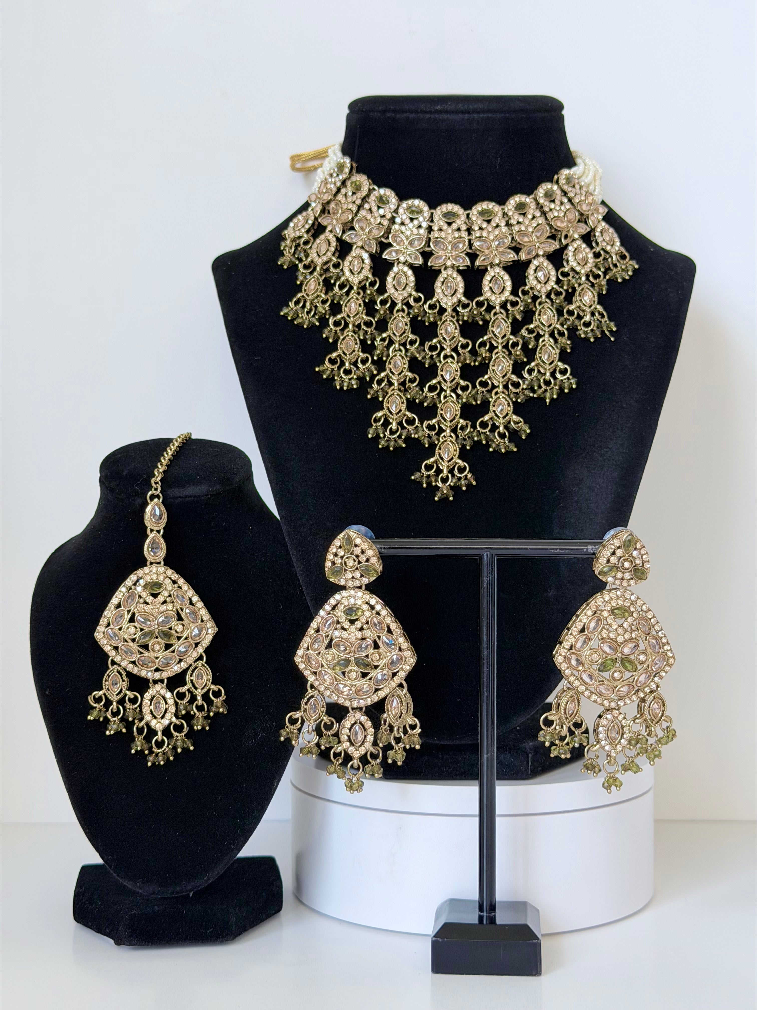 Jhalak Polki Waterfall Necklace set with Earrings and Mangtika