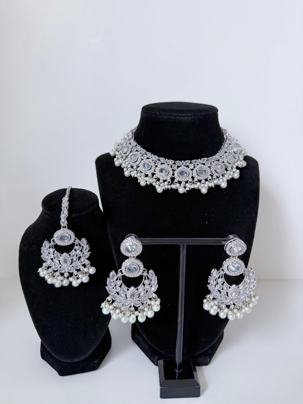 Bollywood Polki Azmira Lightweight Necklace set with Earrings and Tikka