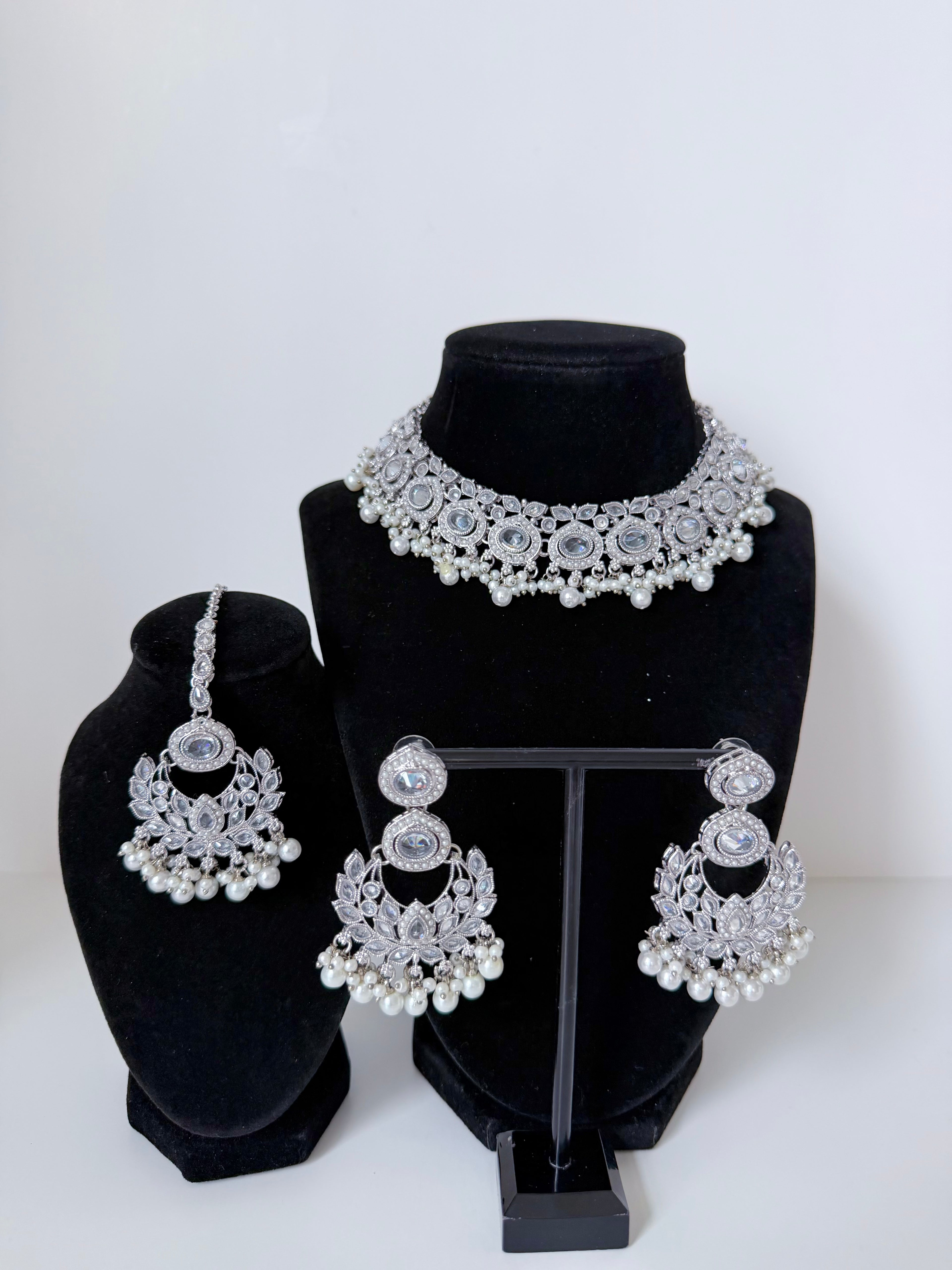 Bollywood Polki Azmira Lightweight Necklace set with Earrings and Tikka