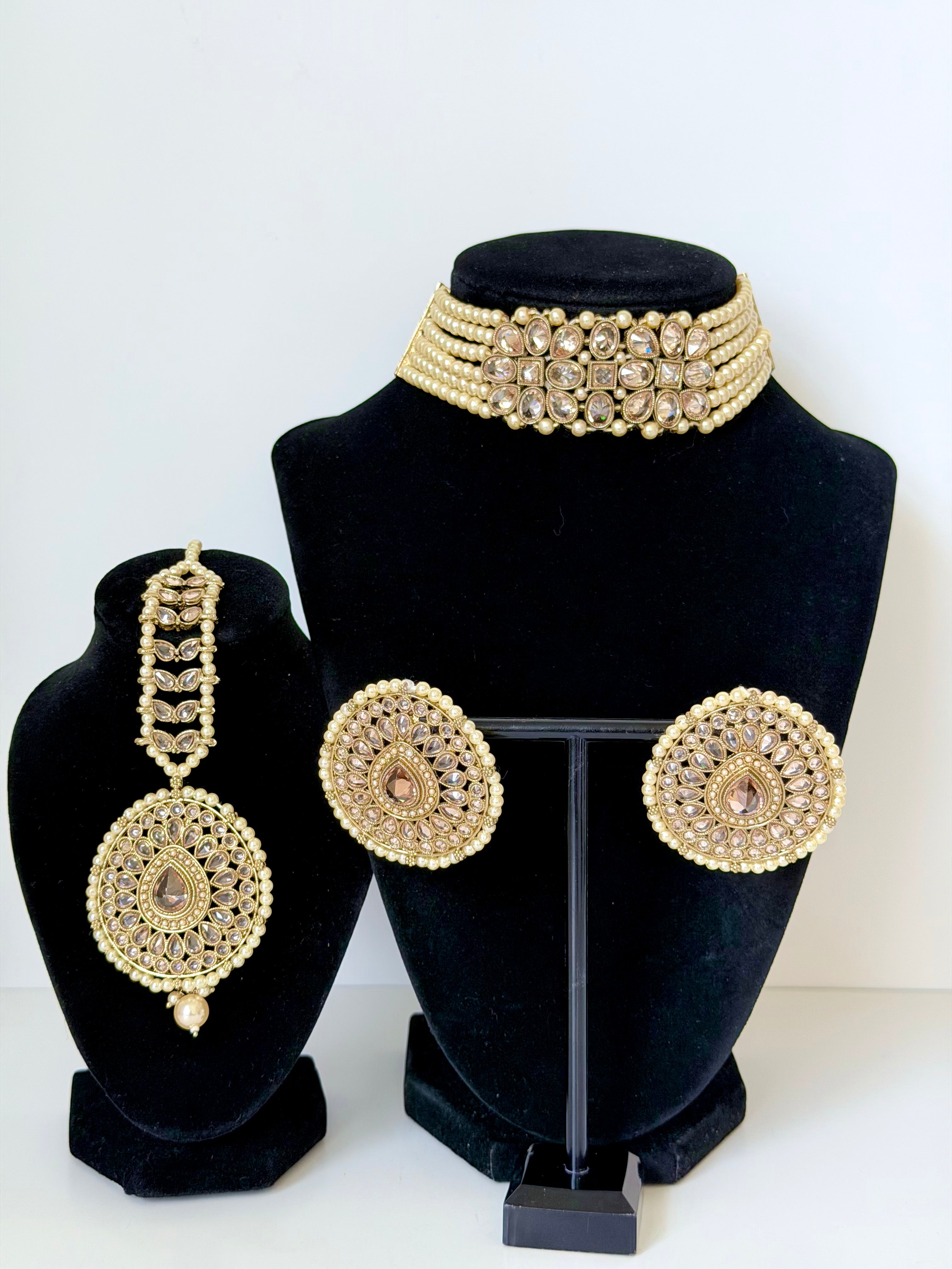 Bollywood Polki Urvi Choker Set with Studs and Mangtika