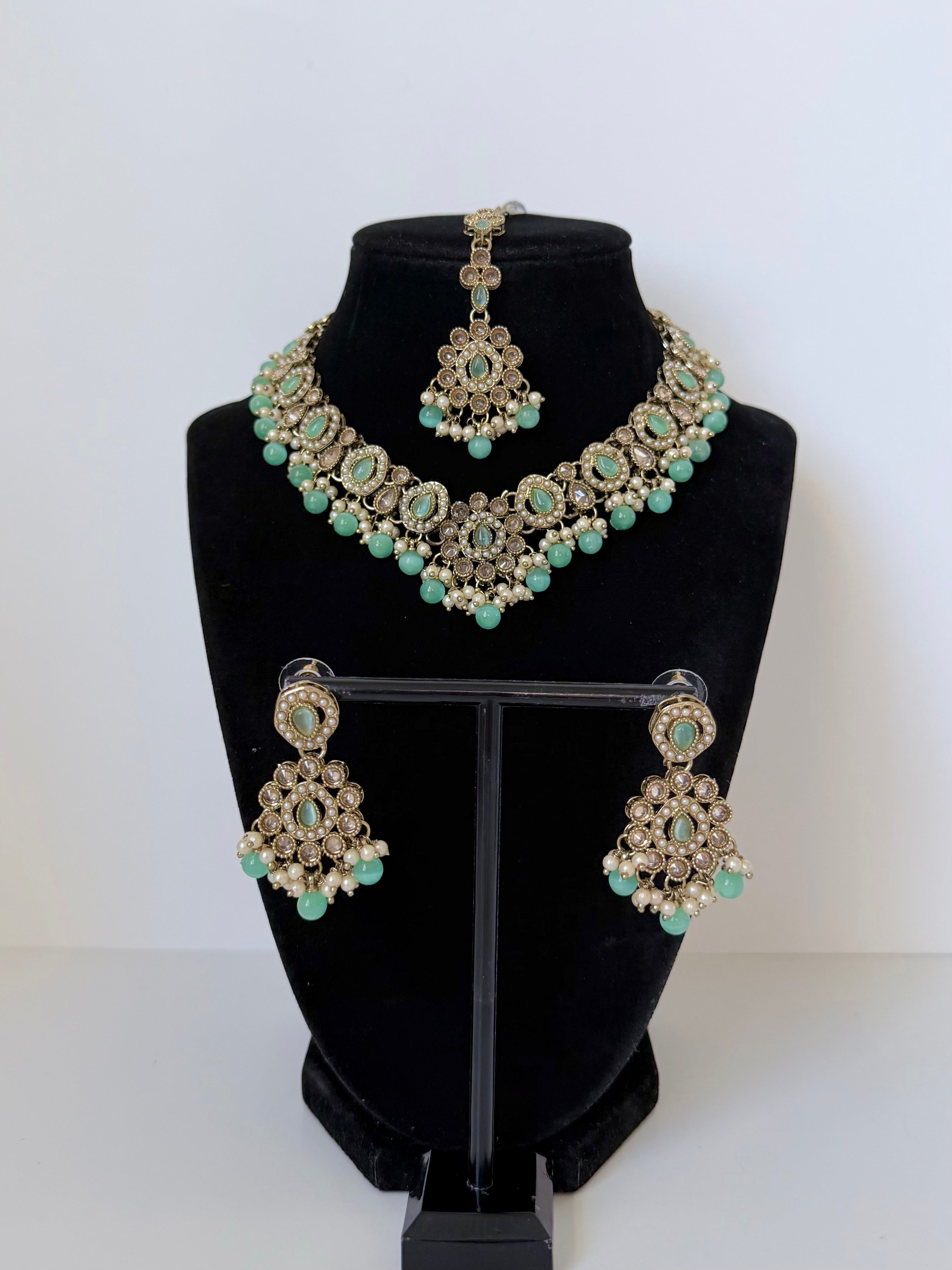 Bollywood Polki Ira Necklace with Earrings and Mangtika