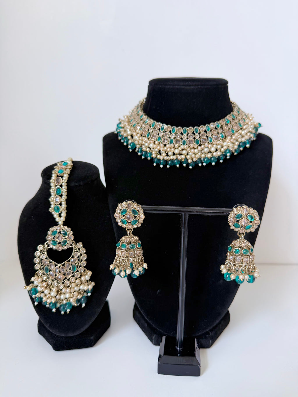 Bollywood Polki Pratha Necklace Set with Jhumka and Mangtika