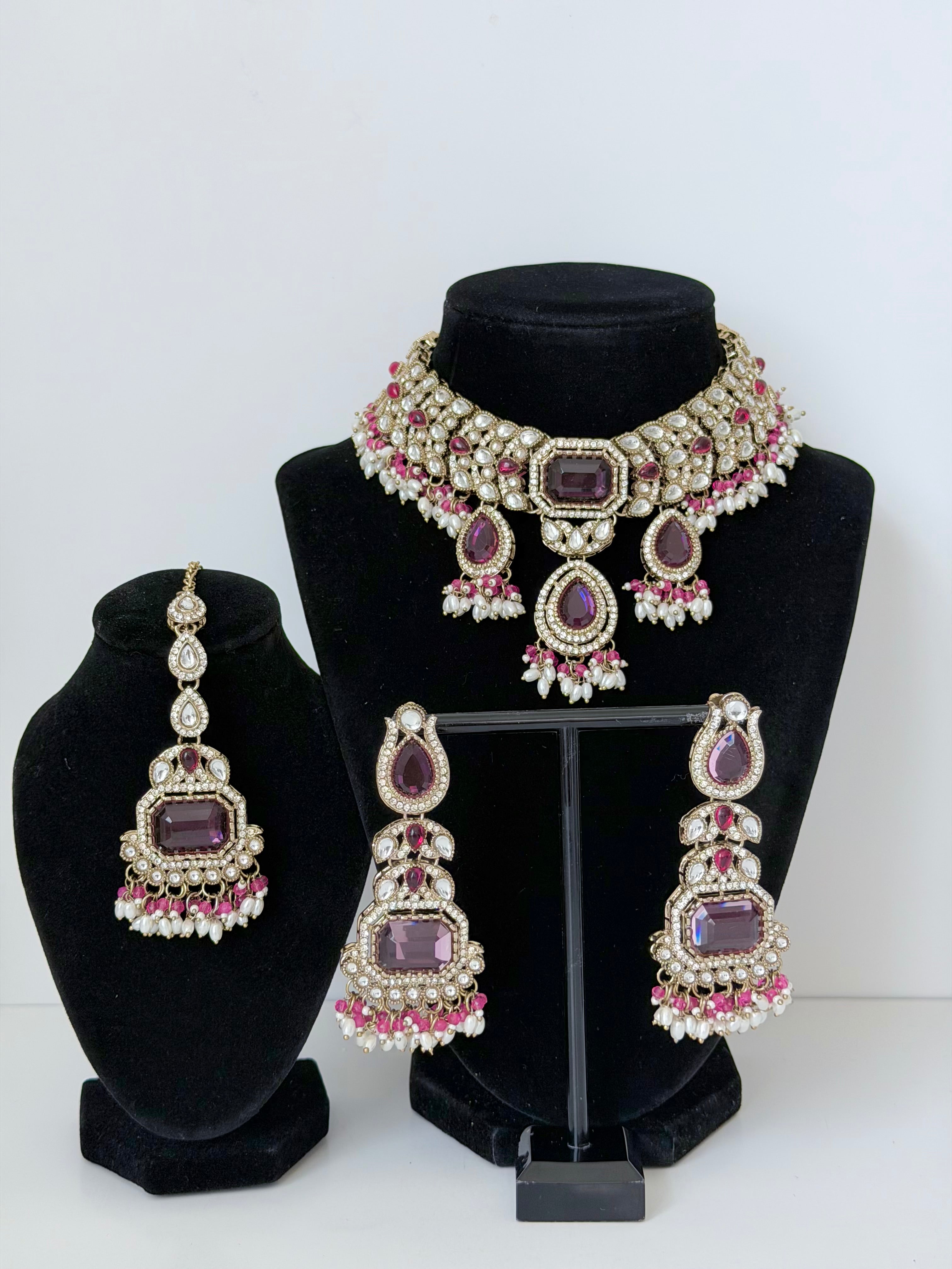 Bollywood Gauri Kundan Necklace Set with Earrings and Mangtika