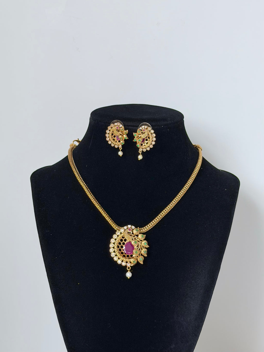 Morni Traditional South Indian Necklace with Earrings