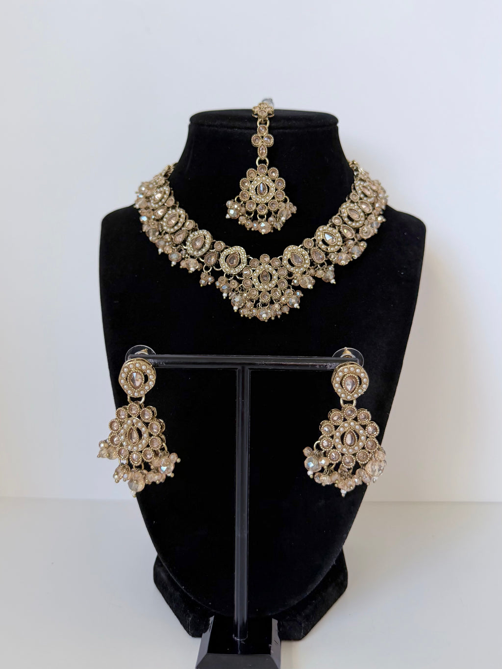 Bollywood Polki Ira Necklace with Earrings and Mangtika