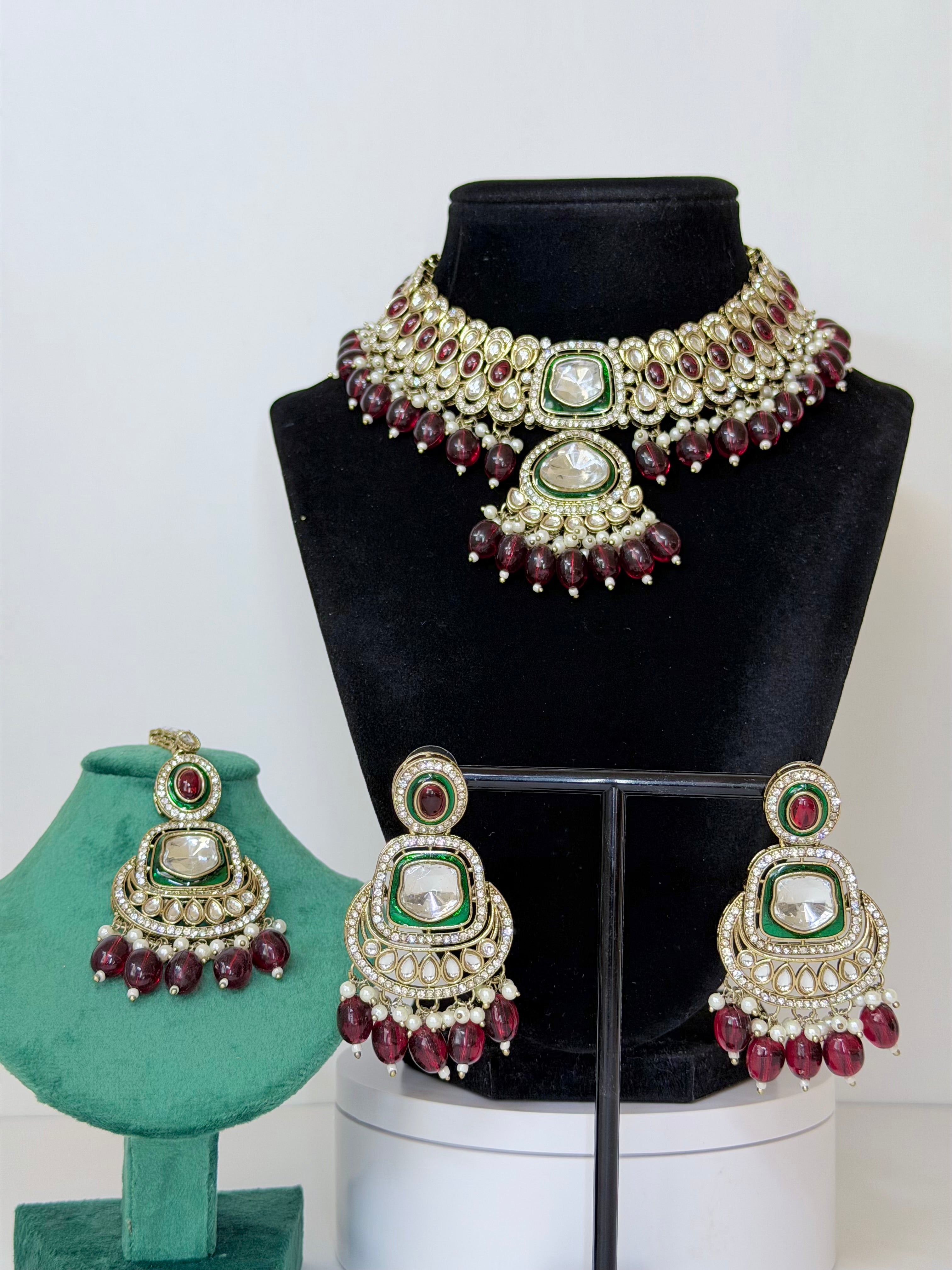 Bollywood Sahiba Kundan Necklace Set with Earrings and Mangtika