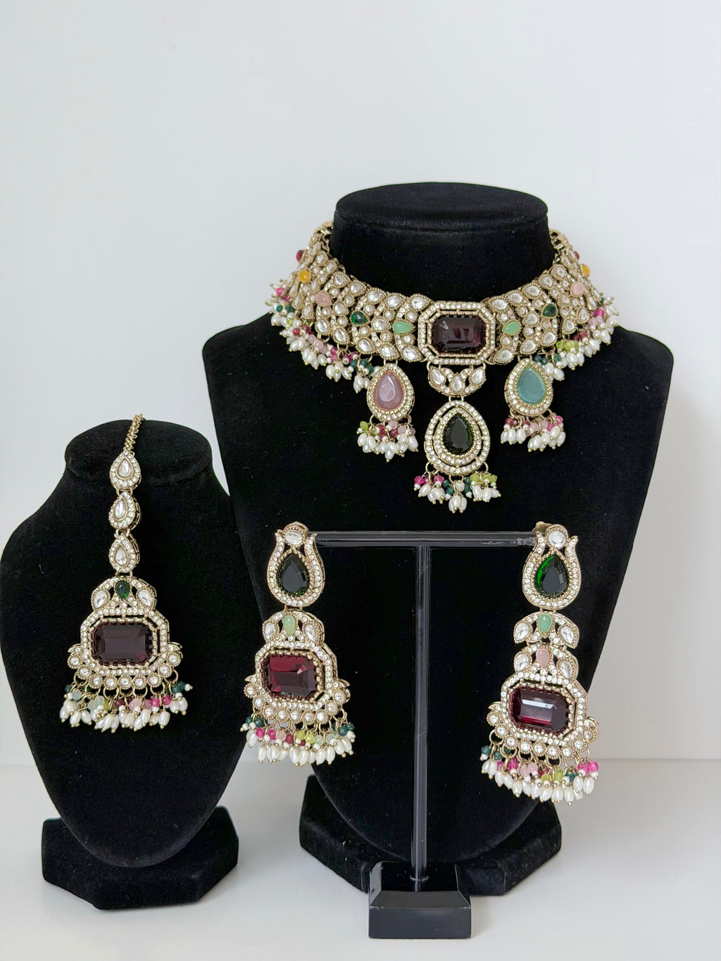 Bollywood Gauri Kundan Necklace Set with Earrings and Mangtika