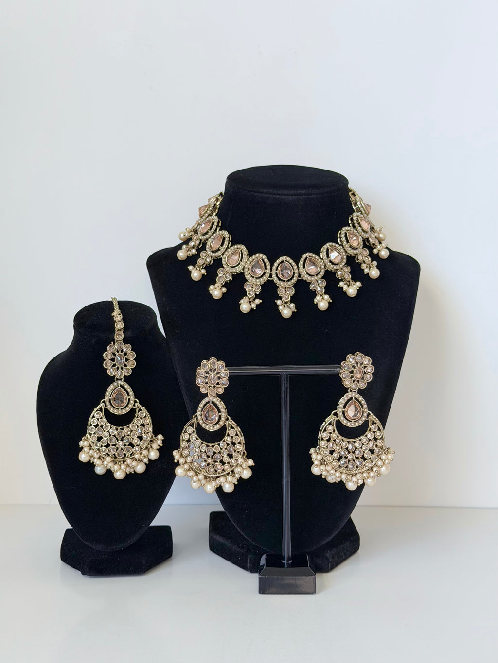 Bollywood Pihu Necklace Set with Earrings and Tikka