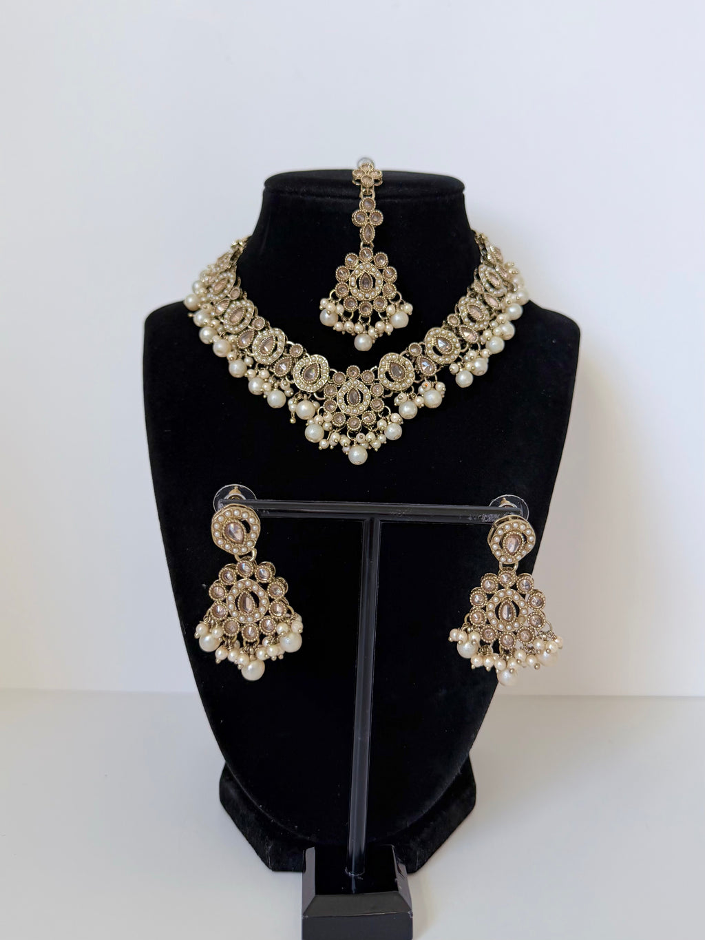 Bollywood Polki Ira Necklace with Earrings and Mangtika
