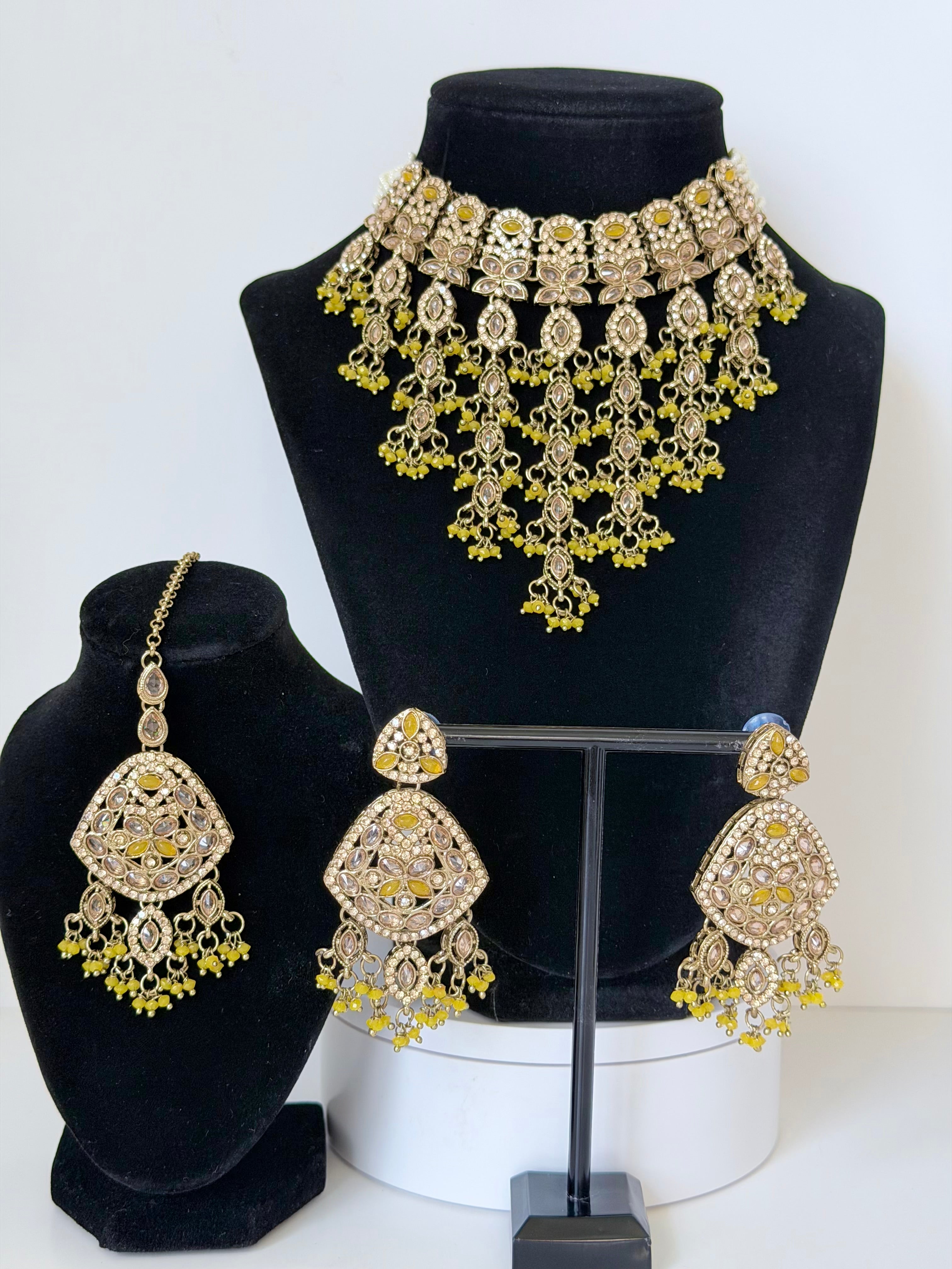 Jhalak Polki Waterfall Necklace set with Earrings and Mangtika